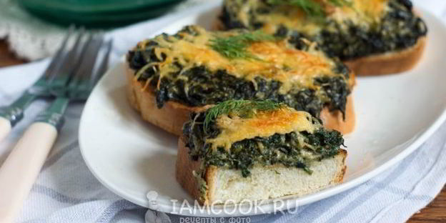 горячие бутерброды с крапивой и сыром