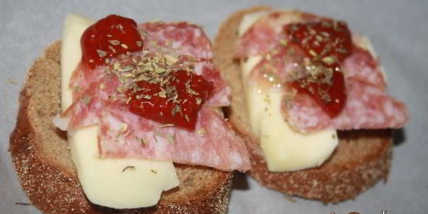 горячие бутерброды в средиземноморском стиле