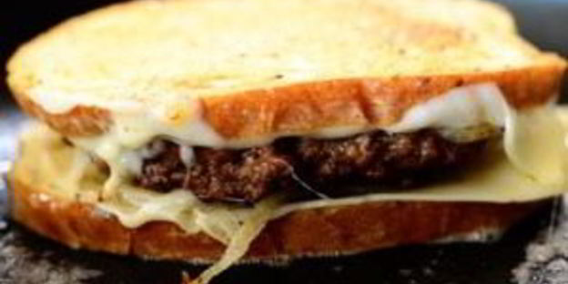 горячий бутерброд с фаршем