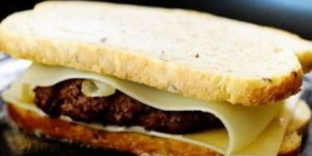 горячий бутерброд с фаршем