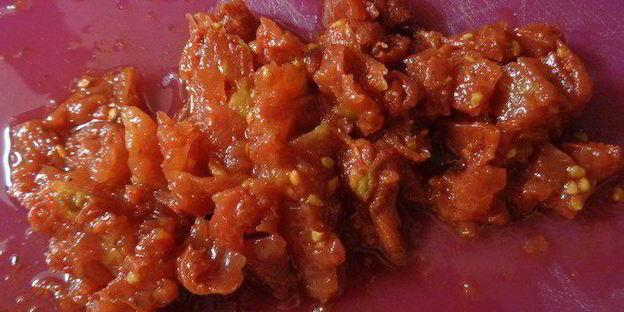 открытые бутерброды с творогом и сушеными томатами