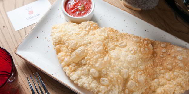 чебурек с брынзой