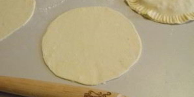 чебуреки из слоеного бездрожжевого теста