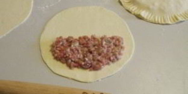 чебуреки из слоеного бездрожжевого теста