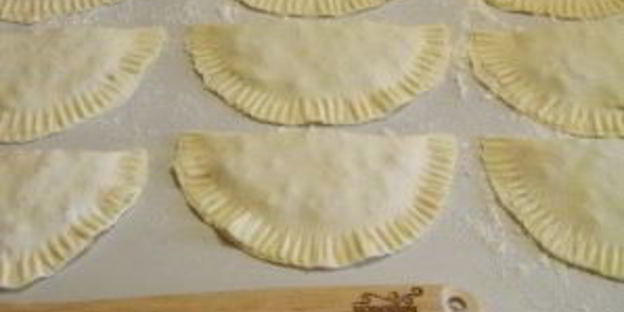 чебуреки из слоеного бездрожжевого теста