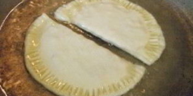 чебуреки из слоеного бездрожжевого теста