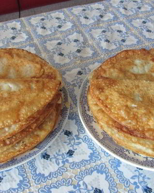 Чебуреки на сковороде