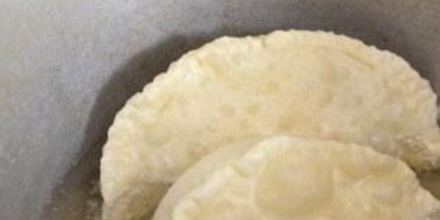 чебуреки с брынзой и зеленью