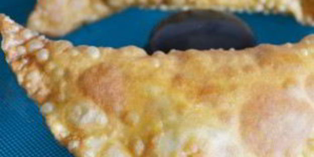 чебуреки с брынзой и зеленью