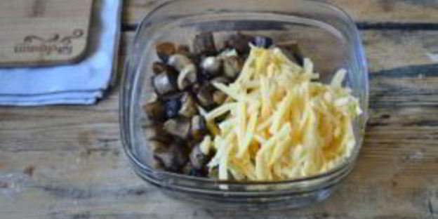 чебуреки с грибами и сыром