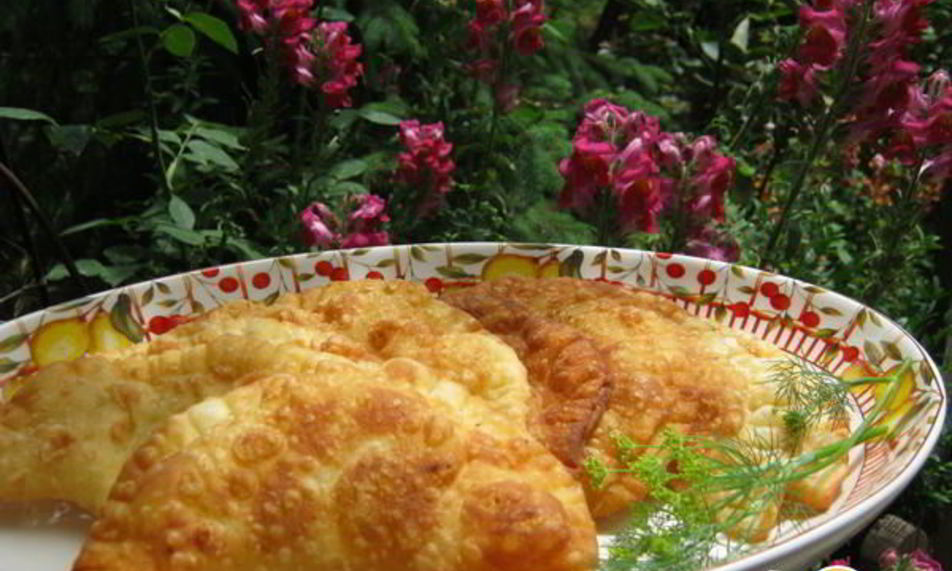 Рецепт чебуреков с картофелем и сыром