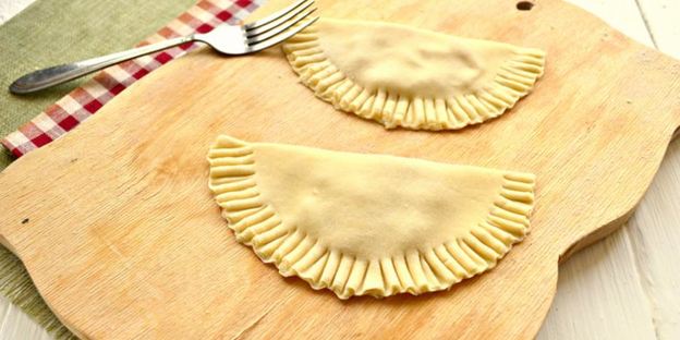 чебуреки с куриным фаршем