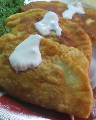 Чебуреки с курицей и зеленью