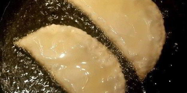 чебуреки с мясом и зеленью