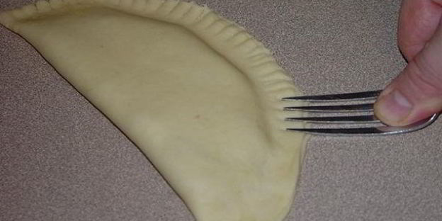 чебуреки с мясом на минеральной воде