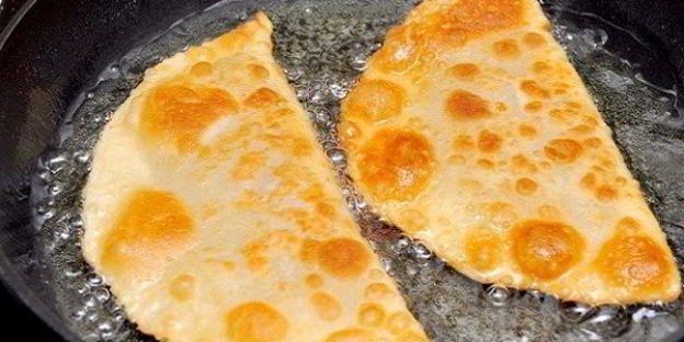 чебуреки с мясом на минеральной воде
