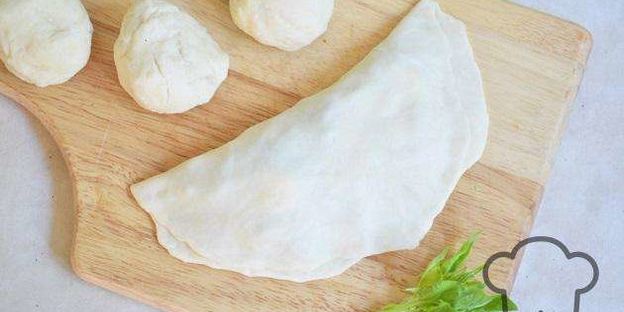 чебуреки с сыром и зеленью