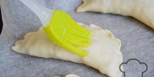 чебуреки с сыром и зеленью