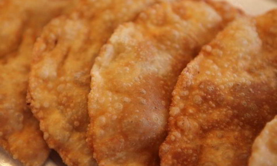 Рецепт чебуреков с тунцом