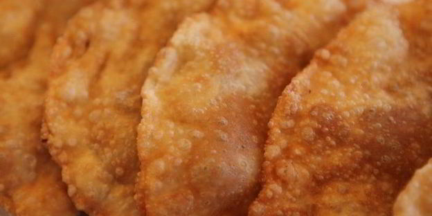 чебуреки с тунцом