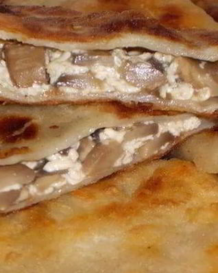 Домашние чебуреки с курицей и сыром