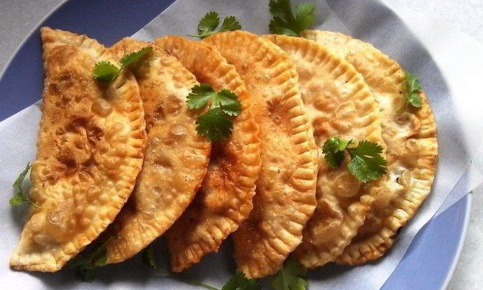 Рецепт домашних чебуреков с сочной мясной начинкой
