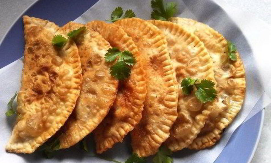 Рецепт крымских чебуреков с мясом и луком