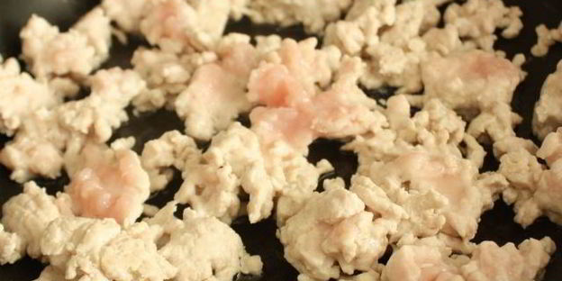 фаршированные помидоры в остром соусе