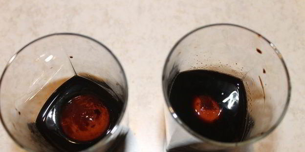 черные яйца, фаршированные тунцом