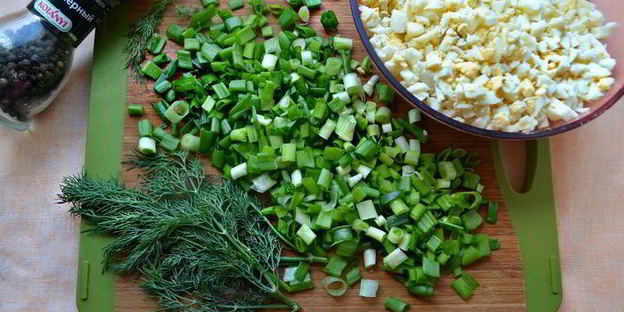 фаршированные куриные яйца