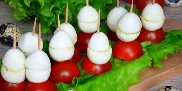 фаршированные перепелиные яйца