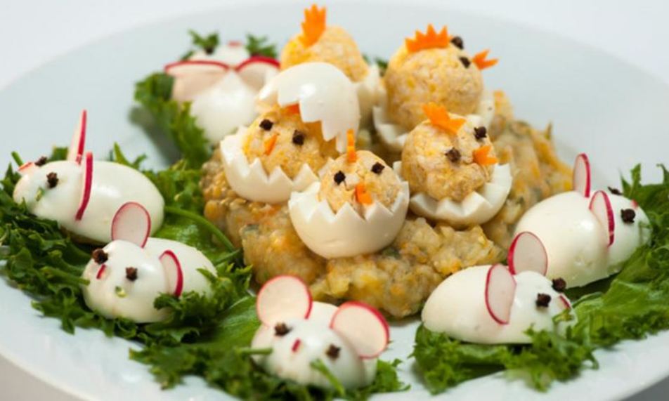 Рецепт фаршированных яиц ассорти и овощное пюре