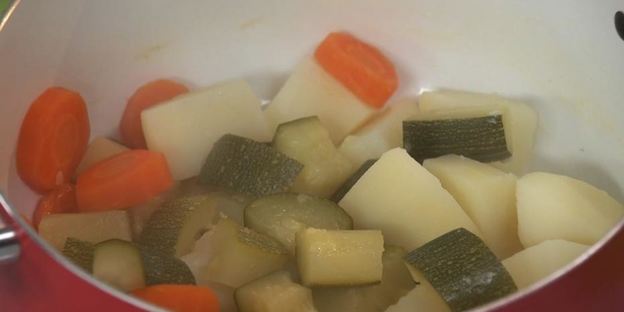 фаршированные яйца ассорти и овощное пюре