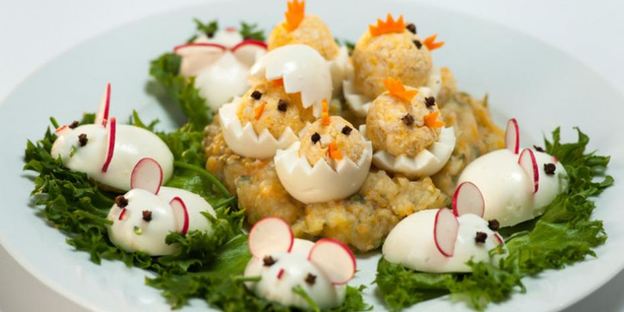 фаршированные яйца ассорти и овощное пюре