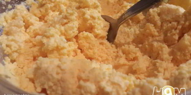 фаршированные яйца пчелки