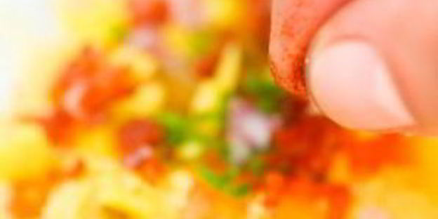 фаршированные яйца с авокадо