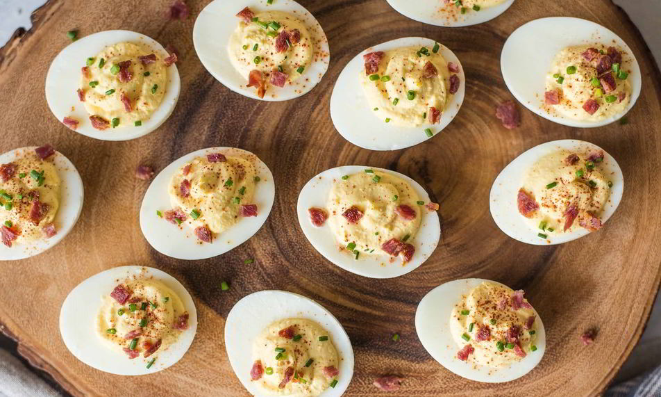 Рецепт фаршированных яиц с беконом