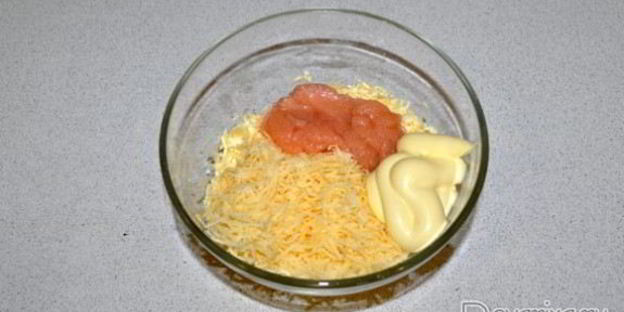 фаршированные яйца с икрой трески, минтая