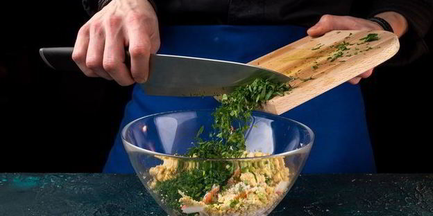 фаршированные яйца с крабовыми палочками