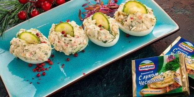 фаршированные яйца с крабовыми палочками