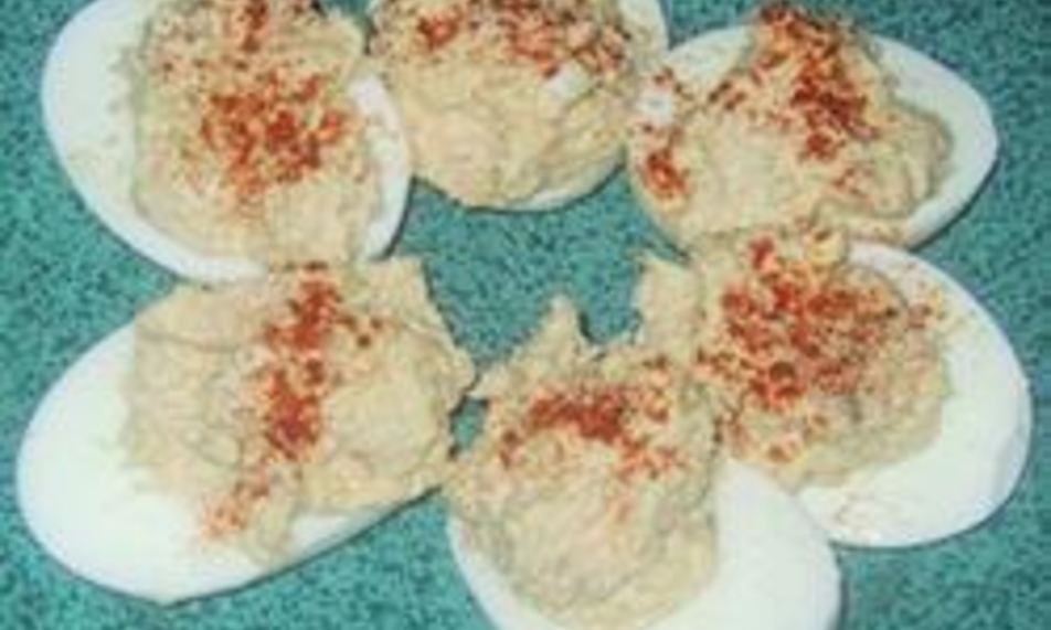 Рецепт фаршированных яиц с лососем и домашним майонезом