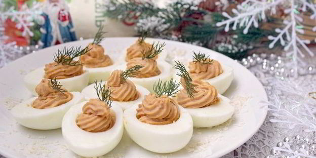 фаршированные яйца с паштетом из индейки