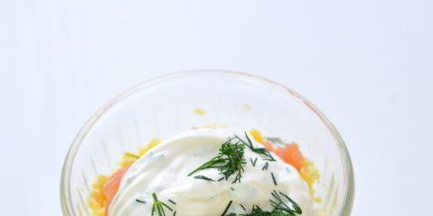 перепелиные яйца, фаршированные слабосоленой семгой