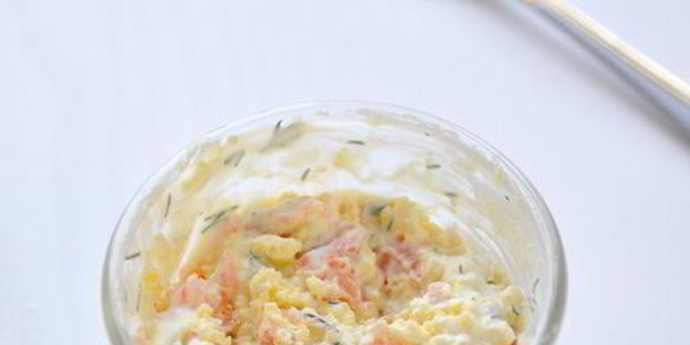 перепелиные яйца, фаршированные слабосоленой семгой