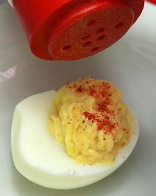 Яйца, фаршированные горчицей