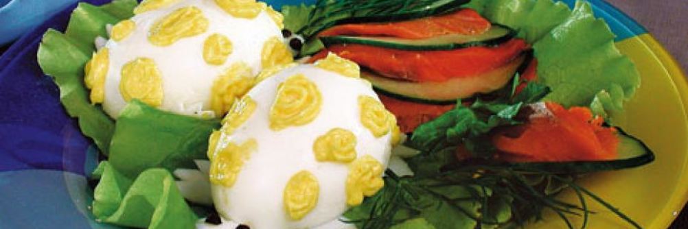 Яйца, фаршированные копченым лососем