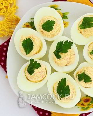 Яйца, фаршированные крабовыми палочками