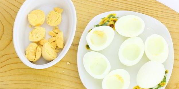 яйца, фаршированные крабовыми палочками