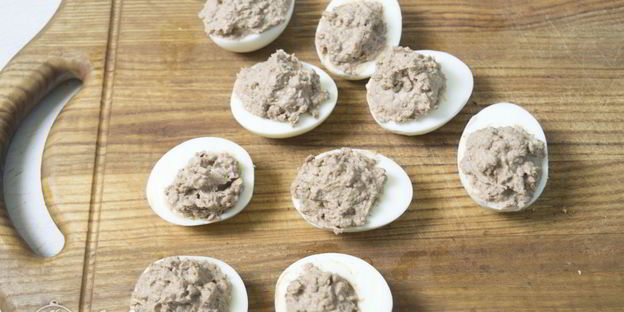 яйца фаршированные куриной печенью