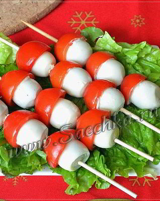 Яйца, фаршированные маслинами